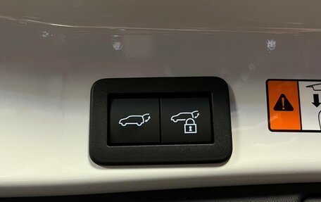 Toyota RAV4, 2025 год, 4 400 000 рублей, 28 фотография