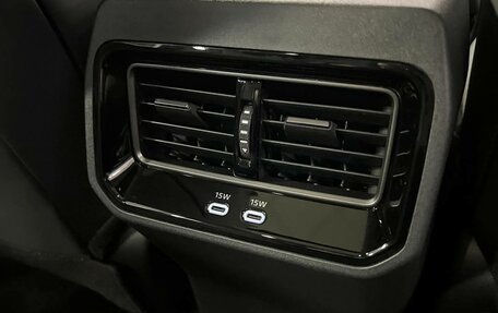 Toyota RAV4, 2025 год, 4 400 000 рублей, 26 фотография