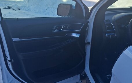 Ford Explorer VI, 2016 год, 2 270 000 рублей, 10 фотография