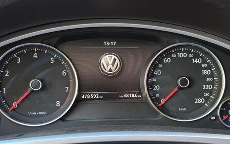 Volkswagen Touareg III, 2012 год, 1 650 000 рублей, 10 фотография