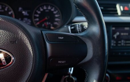 KIA Rio IV, 2018 год, 1 585 000 рублей, 26 фотография