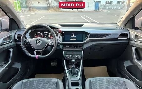 Volkswagen T-Cross I, 2021 год, 1 375 000 рублей, 8 фотография