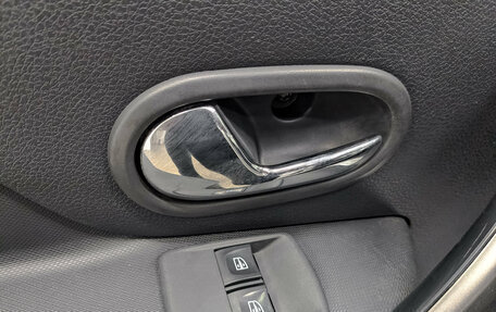 Renault Sandero II рестайлинг, 2017 год, 1 210 000 рублей, 23 фотография