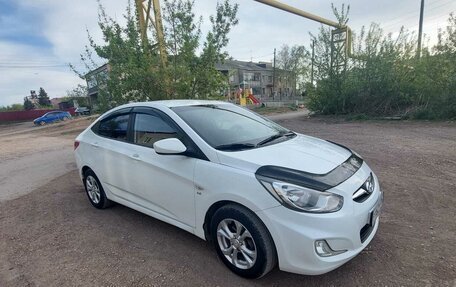 Hyundai Solaris II рестайлинг, 2014 год, 800 000 рублей, 1 фотография