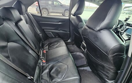 Toyota Camry, 2018 год, 1 950 000 рублей, 8 фотография