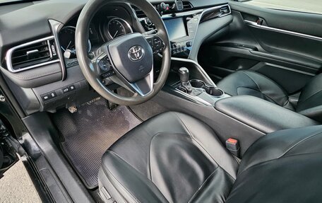 Toyota Camry, 2018 год, 1 950 000 рублей, 9 фотография