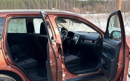 Mitsubishi Outlander III рестайлинг 3, 2013 год, 1 490 000 рублей, 8 фотография