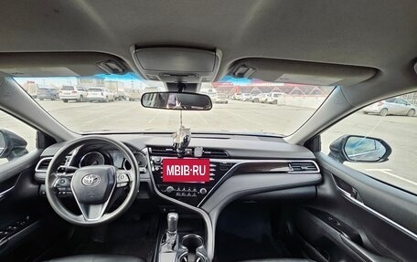 Toyota Camry, 2018 год, 1 950 000 рублей, 10 фотография