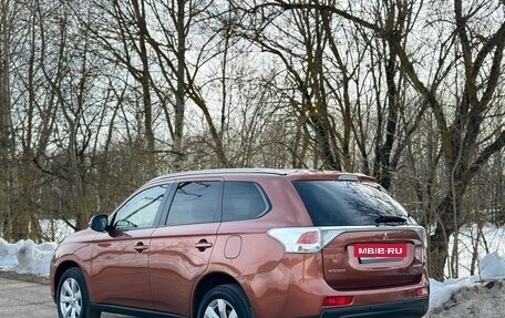 Mitsubishi Outlander III рестайлинг 3, 2013 год, 1 490 000 рублей, 4 фотография