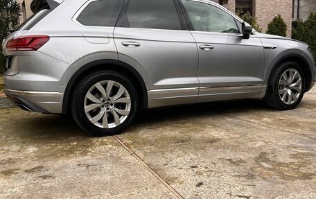 Volkswagen Touareg III, 2021 год, 6 400 000 рублей, 4 фотография