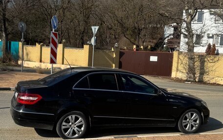 Mercedes-Benz E-Класс, 2010 год, 1 500 000 рублей, 6 фотография