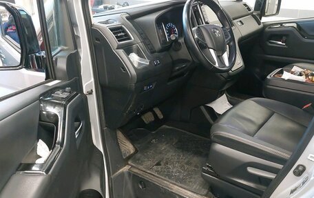 Toyota HiAce H300, 2021 год, 4 990 000 рублей, 5 фотография