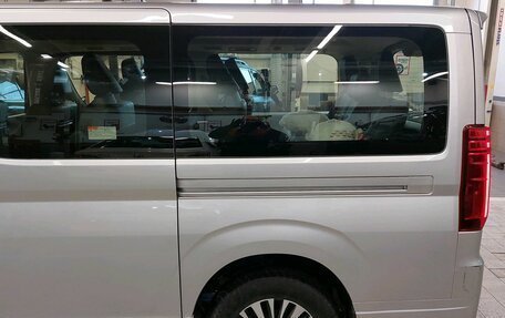 Toyota HiAce H300, 2021 год, 4 990 000 рублей, 9 фотография