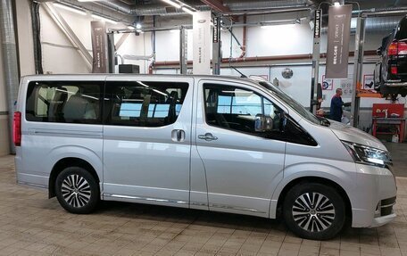 Toyota HiAce H300, 2021 год, 4 990 000 рублей, 16 фотография