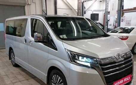 Toyota HiAce H300, 2021 год, 4 990 000 рублей, 18 фотография