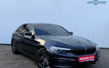 BMW 5 серия, 2019 год, 2 500 000 рублей, 3 фотография