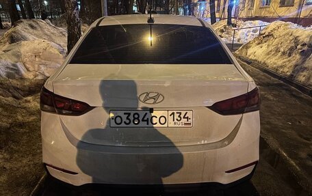 Hyundai Solaris II рестайлинг, 2018 год, 920 000 рублей, 2 фотография
