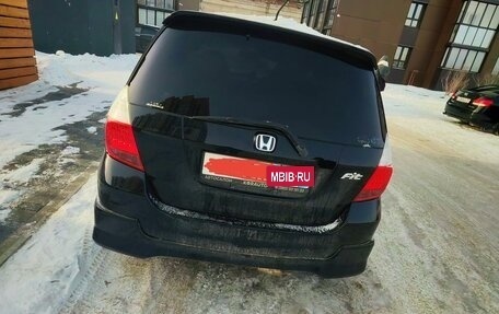 Honda Fit III, 2005 год, 450 000 рублей, 2 фотография