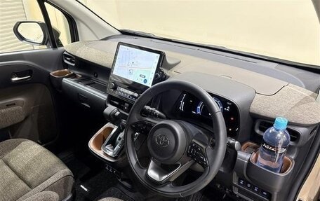 Toyota Sienta, 2022 год, 1 330 000 рублей, 9 фотография