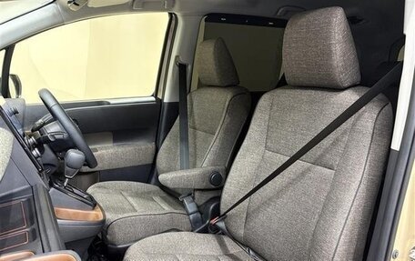 Toyota Sienta, 2022 год, 1 330 000 рублей, 19 фотография