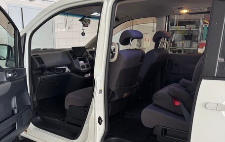 Nissan Serena III, 2005 год, 770 000 рублей, 14 фотография