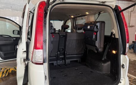 Nissan Serena III, 2005 год, 770 000 рублей, 15 фотография