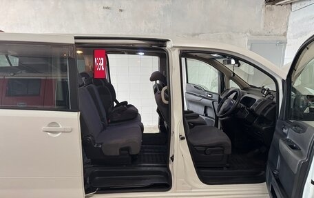 Nissan Serena III, 2005 год, 770 000 рублей, 18 фотография