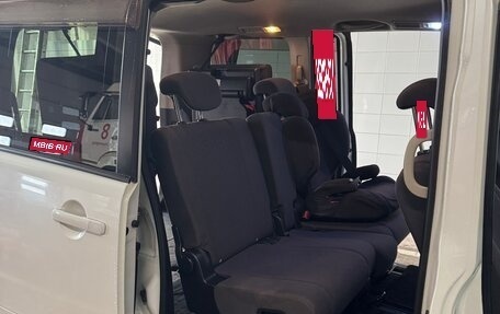 Nissan Serena III, 2005 год, 770 000 рублей, 17 фотография