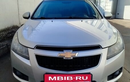Chevrolet Cruze II, 2010 год, 650 000 рублей, 5 фотография
