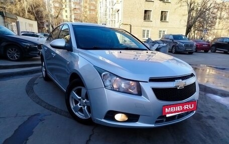 Chevrolet Cruze II, 2010 год, 650 000 рублей, 9 фотография
