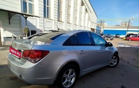 Chevrolet Cruze II, 2010 год, 650 000 рублей, 4 фотография