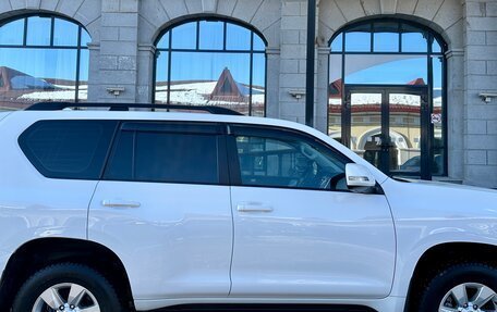 Toyota Land Cruiser Prado 150 рестайлинг 2, 2019 год, 4 099 000 рублей, 24 фотография