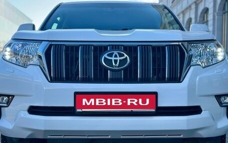 Toyota Land Cruiser Prado 150 рестайлинг 2, 2019 год, 4 099 000 рублей, 26 фотография
