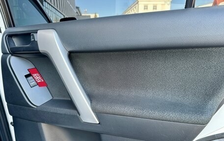 Toyota Land Cruiser Prado 150 рестайлинг 2, 2019 год, 4 099 000 рублей, 16 фотография