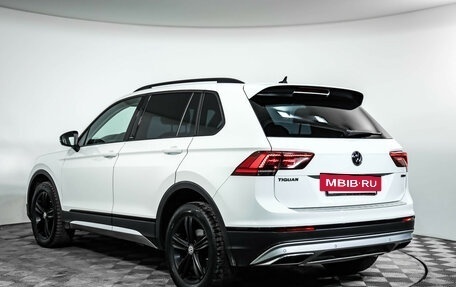 Volkswagen Tiguan II, 2018 год, 2 639 000 рублей, 6 фотография