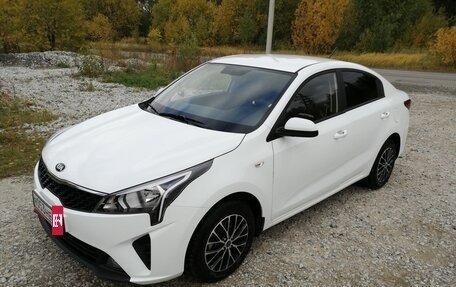 KIA Rio IV, 2021 год, 1 900 000 рублей, 8 фотография