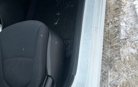 Hyundai Solaris II рестайлинг, 2011 год, 740 000 рублей, 5 фотография