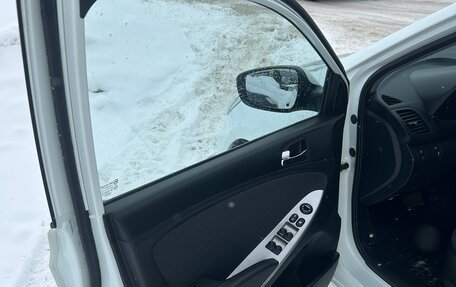 Hyundai Solaris II рестайлинг, 2011 год, 740 000 рублей, 11 фотография