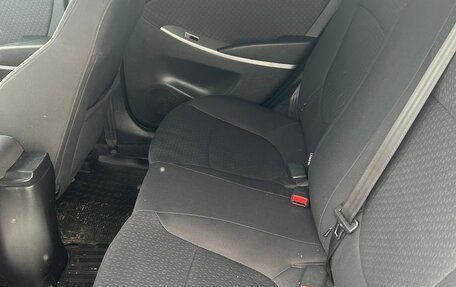 Hyundai Solaris II рестайлинг, 2011 год, 740 000 рублей, 10 фотография