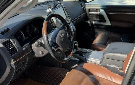 Toyota Land Cruiser 200, 2018 год, 5 900 000 рублей, 4 фотография