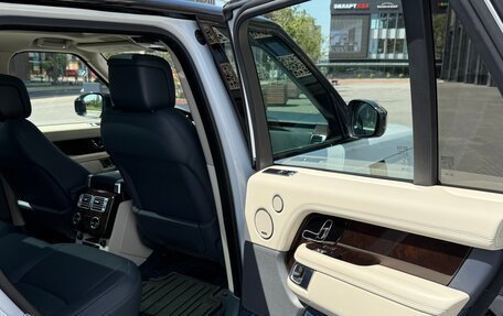 Land Rover Range Rover IV рестайлинг, 2020 год, 10 000 000 рублей, 15 фотография