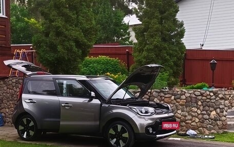 KIA Soul II рестайлинг, 2017 год, 1 750 000 рублей, 23 фотография