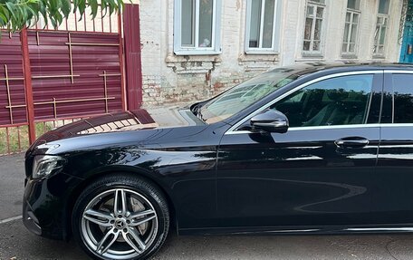 Mercedes-Benz E-Класс, 2019 год, 3 290 000 рублей, 1 фотография