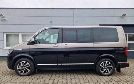 Volkswagen Multivan T6 рестайлинг, 2020 год, 4 600 000 рублей, 2 фотография