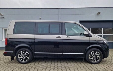 Volkswagen Multivan T6 рестайлинг, 2020 год, 4 600 000 рублей, 3 фотография