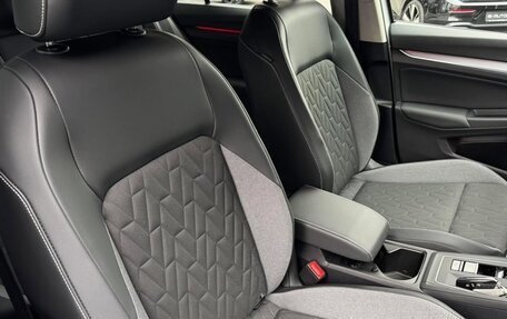 Volkswagen Golf VIII, 2025 год, 3 850 000 рублей, 12 фотография