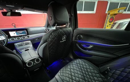 Mercedes-Benz E-Класс, 2019 год, 3 290 000 рублей, 5 фотография