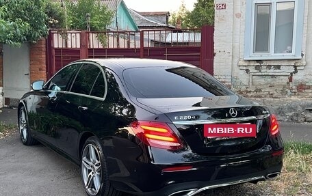 Mercedes-Benz E-Класс, 2019 год, 3 290 000 рублей, 4 фотография