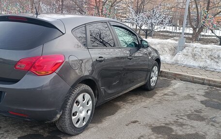 Opel Astra J, 2011 год, 540 000 рублей, 2 фотография