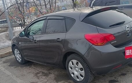 Opel Astra J, 2011 год, 540 000 рублей, 3 фотография